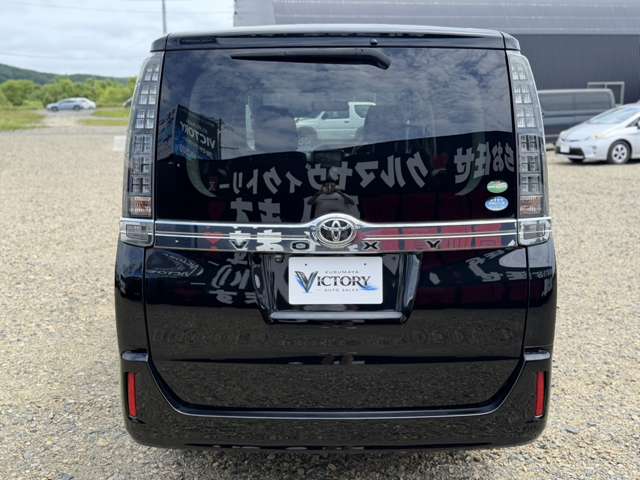 Toyota Voxy 6