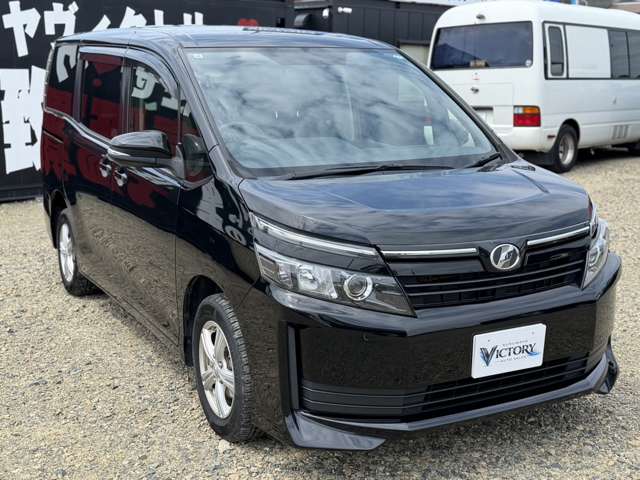 Toyota Voxy 9