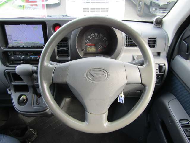 Daihatsu Hijet Cargo 5