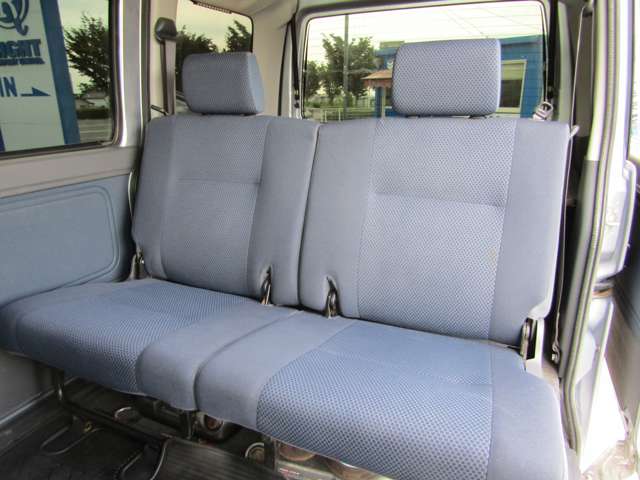 Daihatsu Hijet Cargo 8