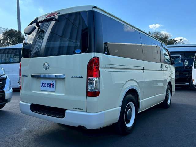 Toyota Hiace Van 6