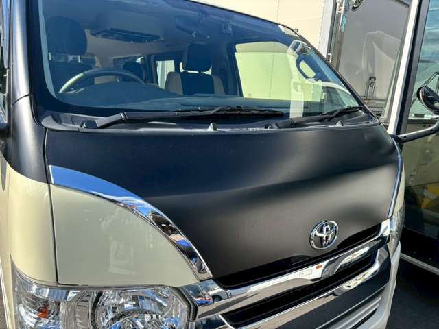 Toyota Hiace Van 9