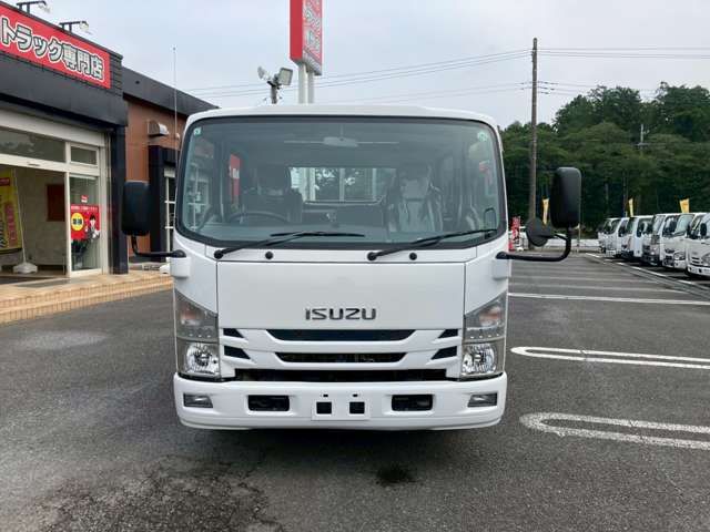 Isuzu Elf 2