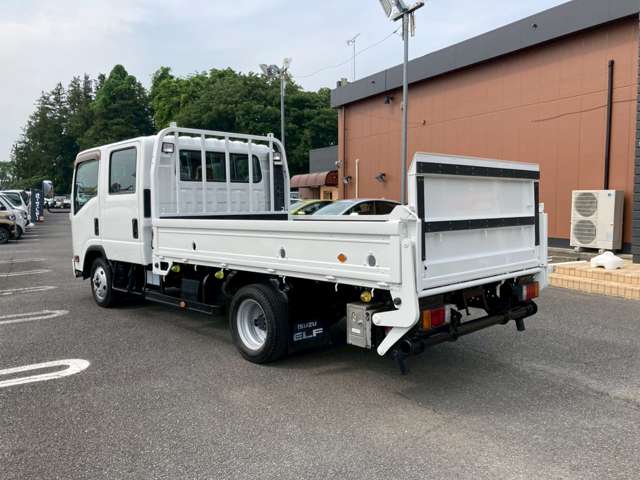 Isuzu Elf 7