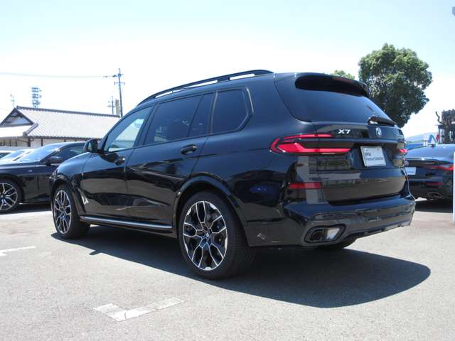 BMW X7 8
