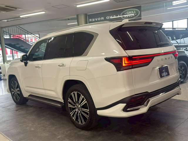 Lexus LX 6