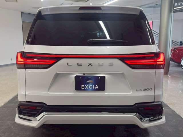 Lexus LX 7