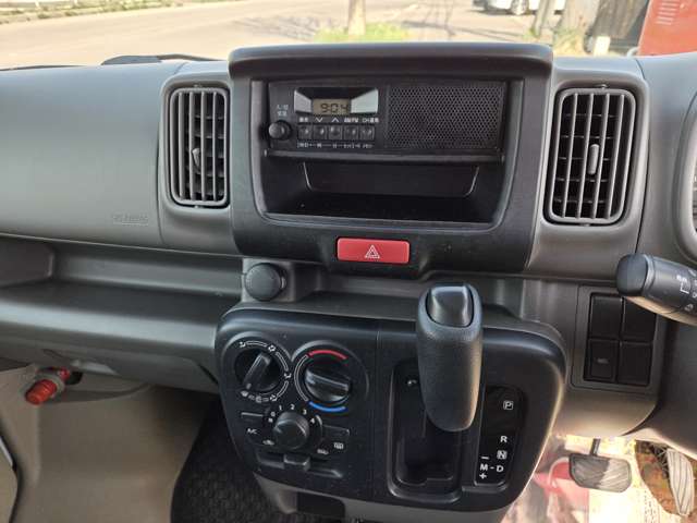 Nissan NV100 Clipper 11