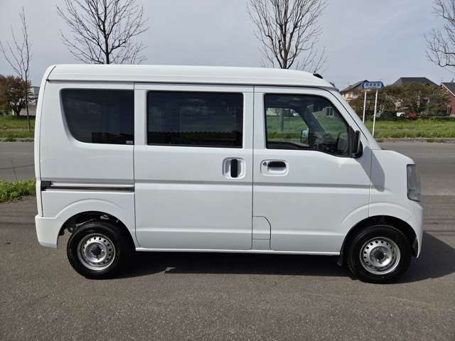 Nissan NV100 Clipper 6