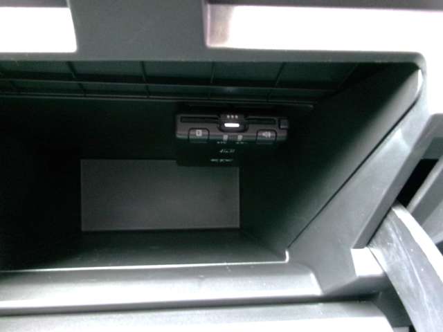 Nissan AD 10