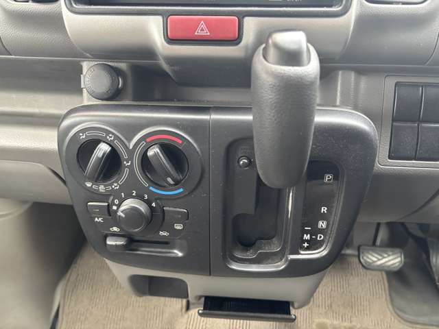 Nissan NV100 Clipper 6