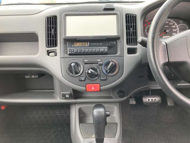 Nissan AD 10