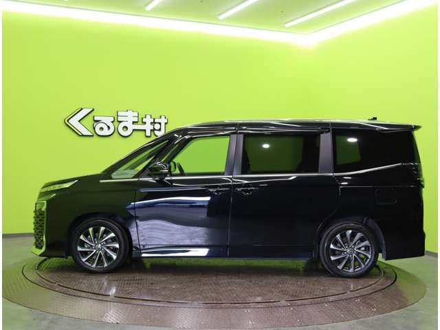 Toyota Voxy 12