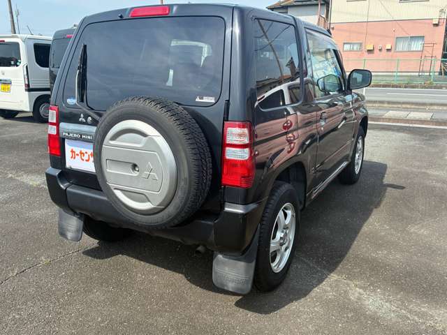 Mitsubishi Pajero Mini 4