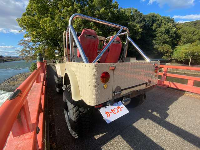 Mitsubishi Jeep 3