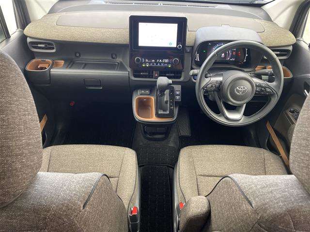 Toyota Sienta 2