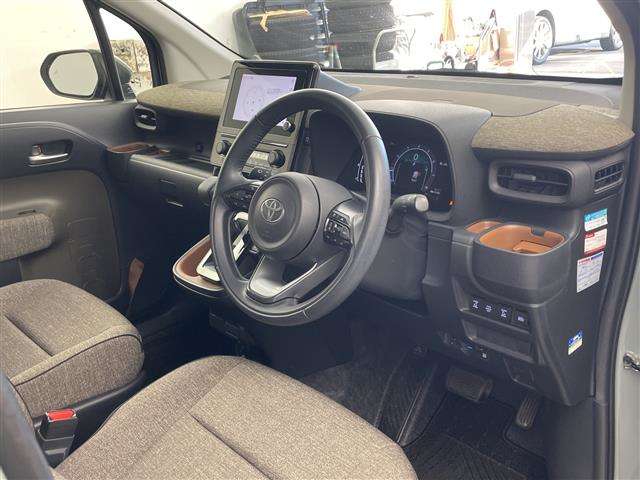 Toyota Sienta 10