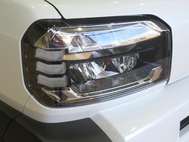 Daihatsu Taft 8