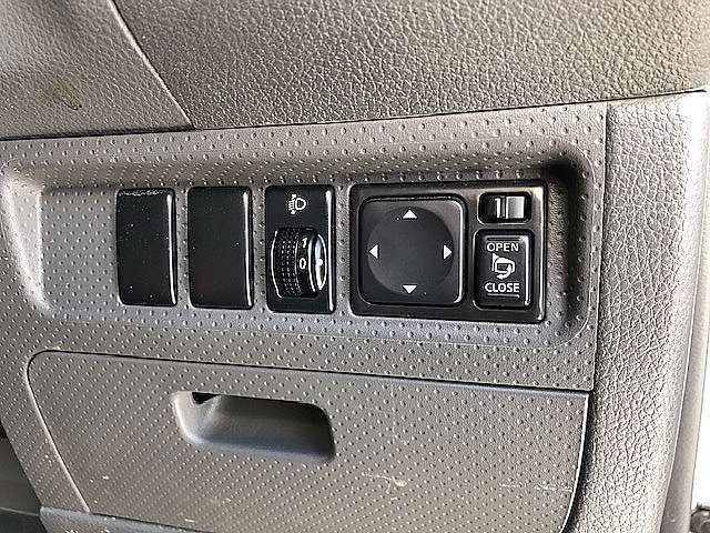 Nissan AD 10