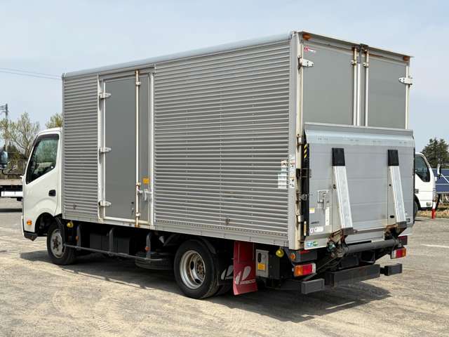 Hino Dutro 7