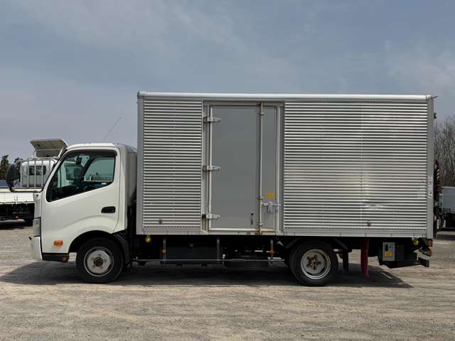 Hino Dutro 8