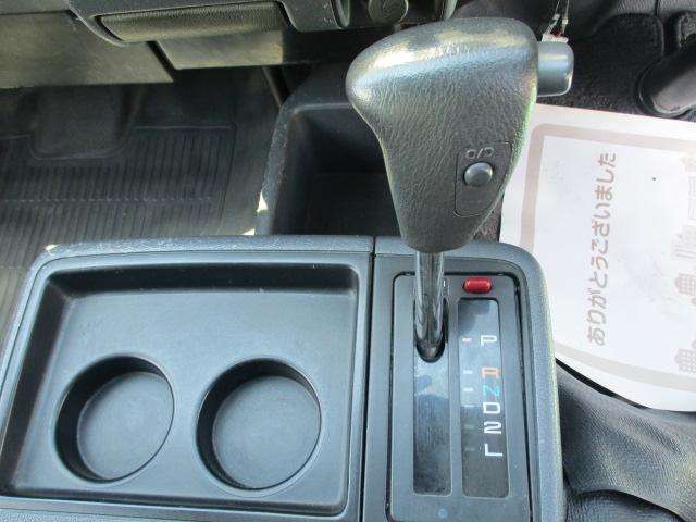 Toyota Hiace 2