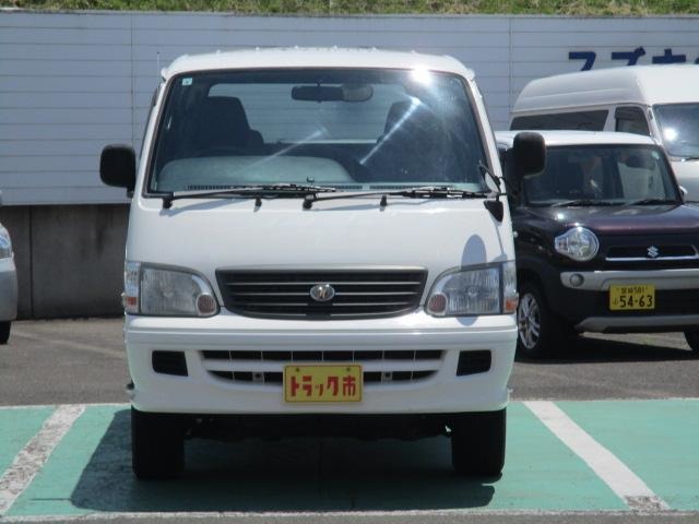 Toyota Hiace 8