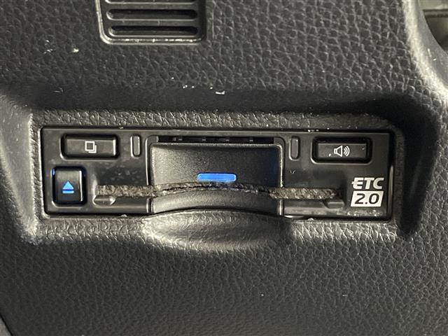 Toyota Noah 4