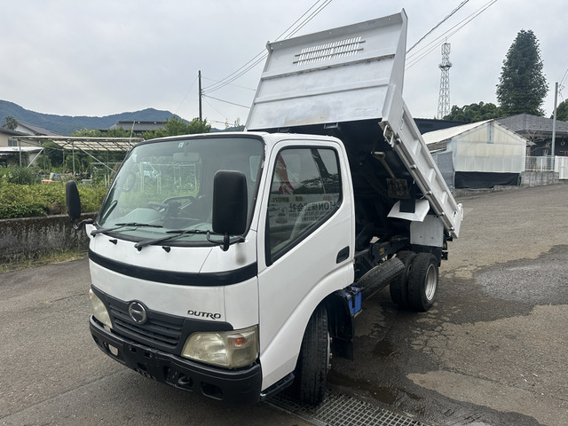 Hino Dutro 3