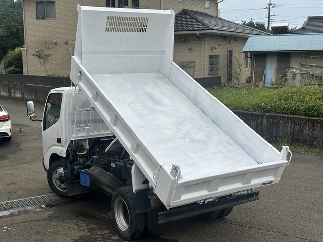 Hino Dutro 5