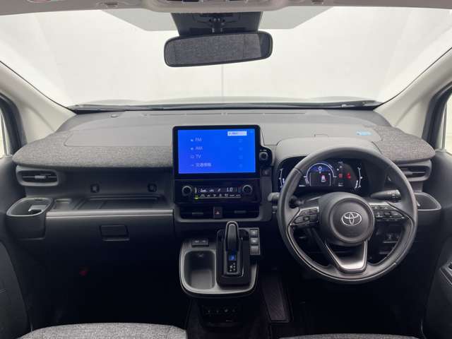 Toyota Sienta 3