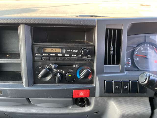 Isuzu Elf 11