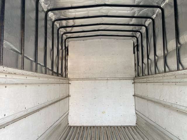 Isuzu Elf 8