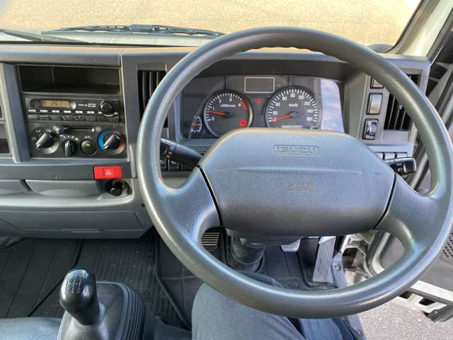 Isuzu Elf 10