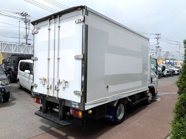 Isuzu Elf 9