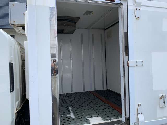 Isuzu Elf 10