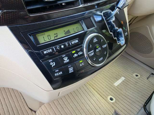 Toyota Estima 12
