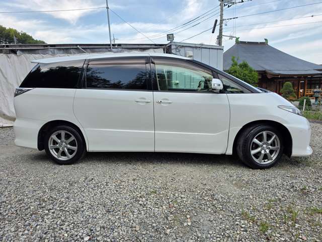 Toyota Estima 2
