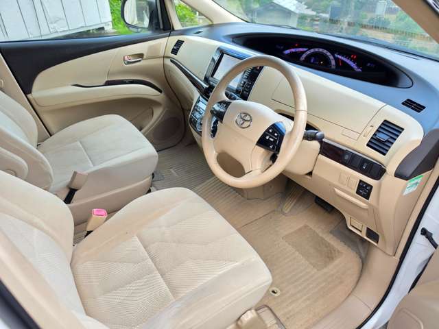 Toyota Estima 8