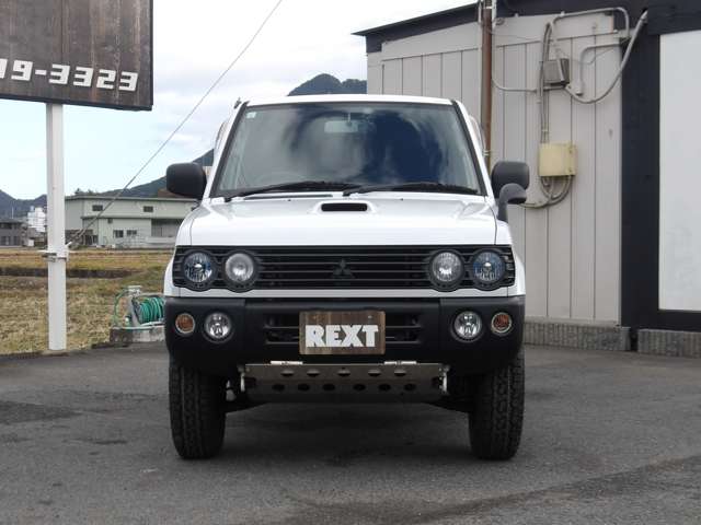 Mitsubishi Pajero Mini 5