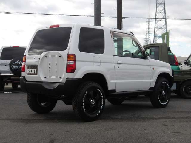 Mitsubishi Pajero Mini 7