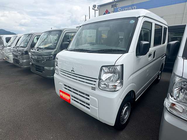 Mitsubishi Minicab Van 2