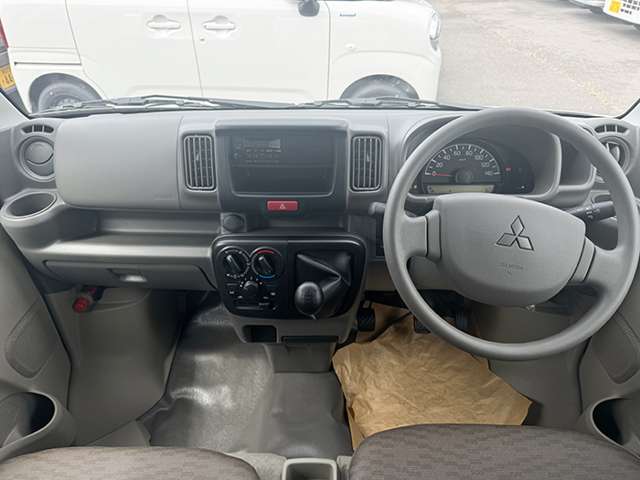 Mitsubishi Minicab Van 5