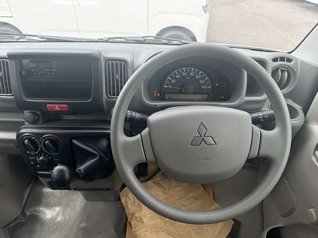 Mitsubishi Minicab Van 6