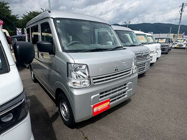 Mitsubishi Minicab Van 4