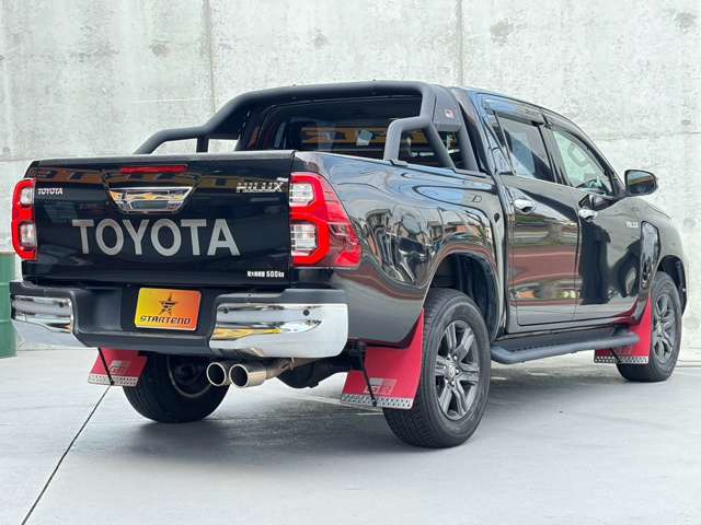 Toyota Hilux 4