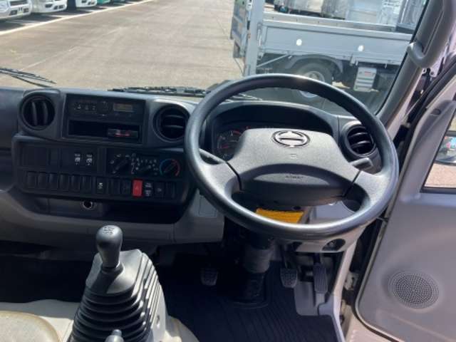 Hino Dutro 10