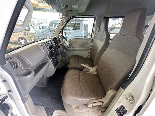 Nissan NV100 Clipper 5