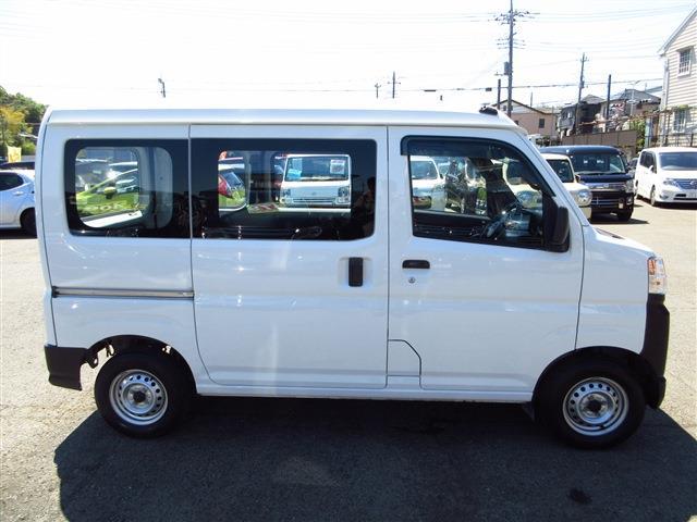 Toyota Pixis Van 8