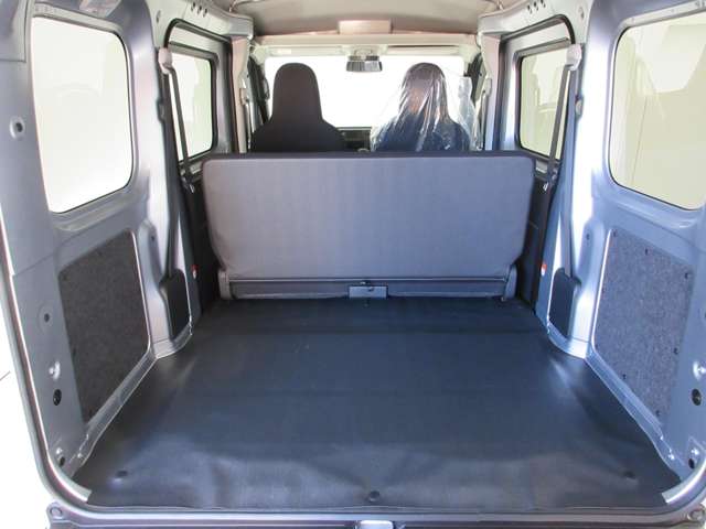 Daihatsu Hijet Cargo 11